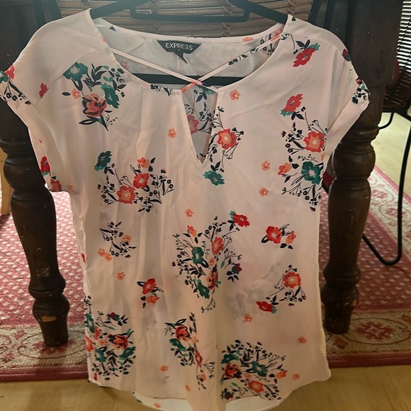 Express Tops - Short sleeve white floral blouse from express size small petite
